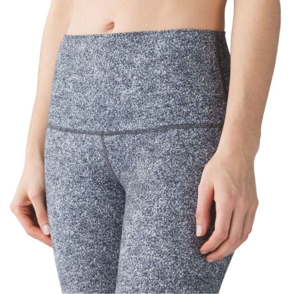 Lululemon Wunder Under Crop Rio Mist Whote Black Size 8